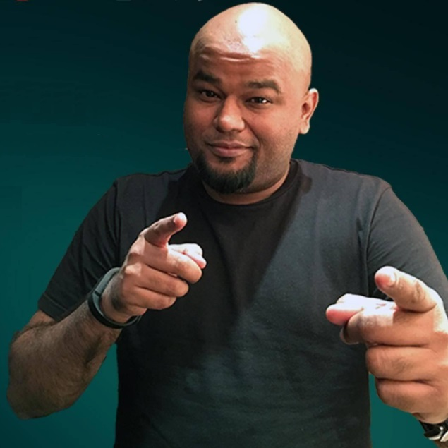 Watch 'Joke Singh' Nishant Tanwar performing live at Worldmark, Aerocity