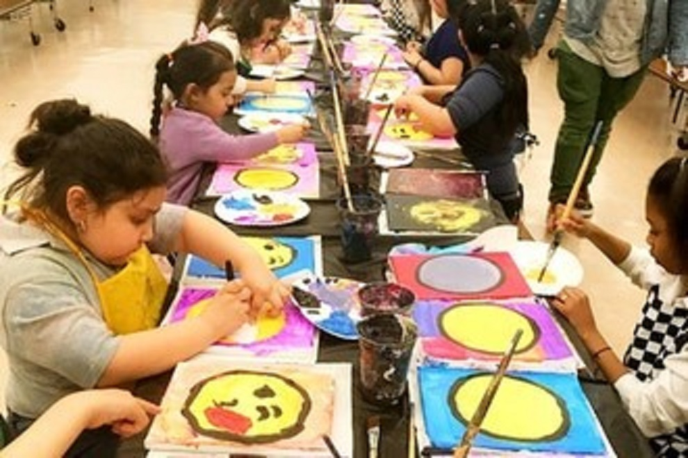 Paint Your Emoji World