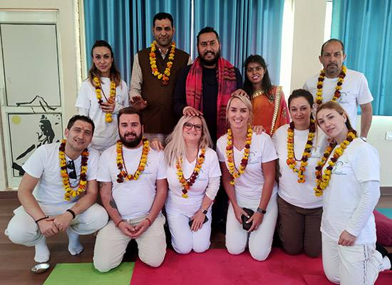 online meditation retreat in india