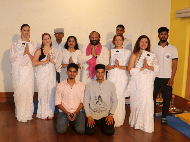 200 hrs yoga in Rishikesh